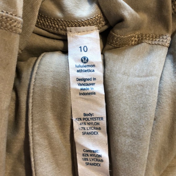 Like new lululemon lightweight hooded jacket - Picture 2 of 8